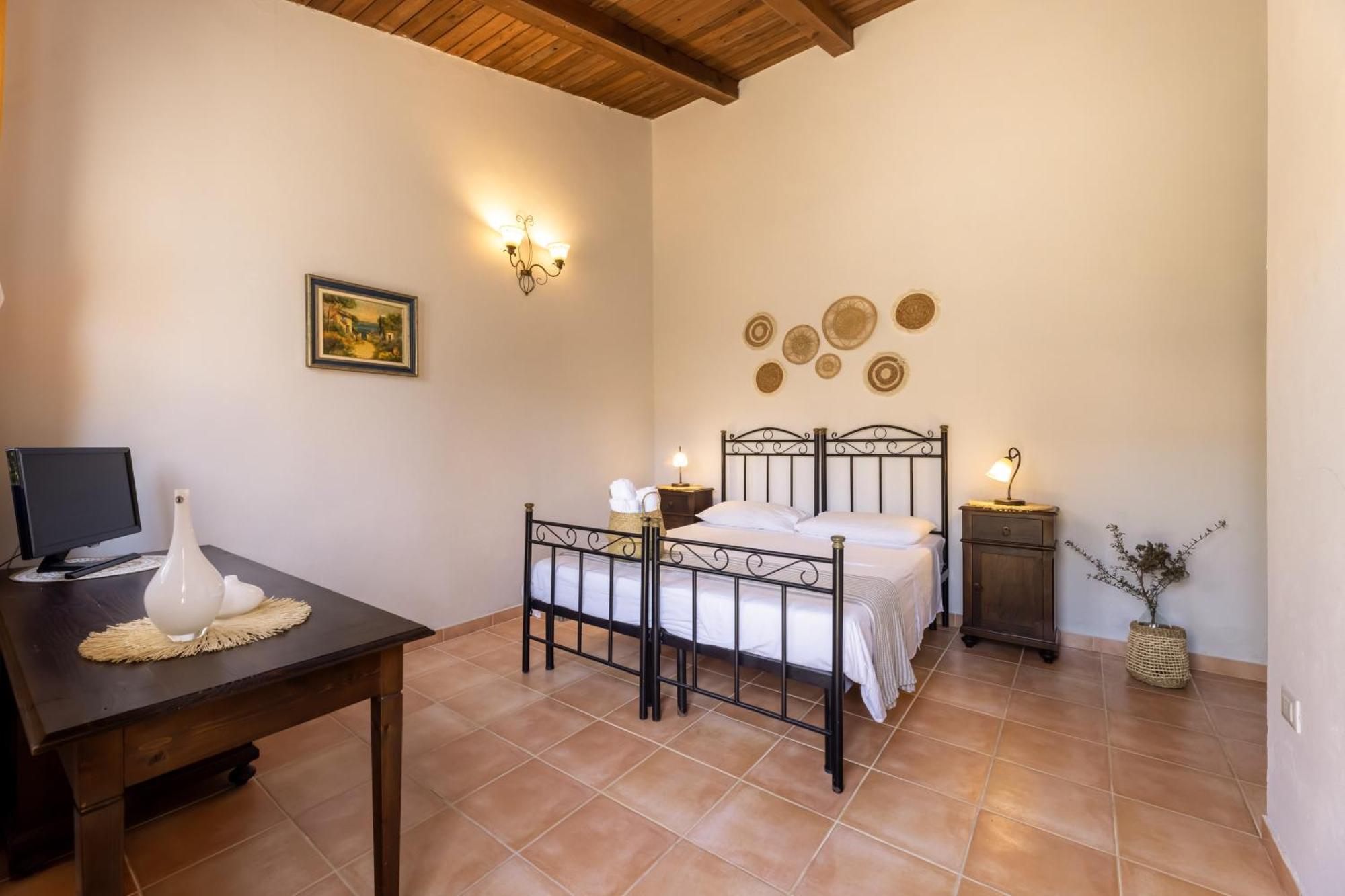 Tenuta Santicuti Акая Экстерьер фото