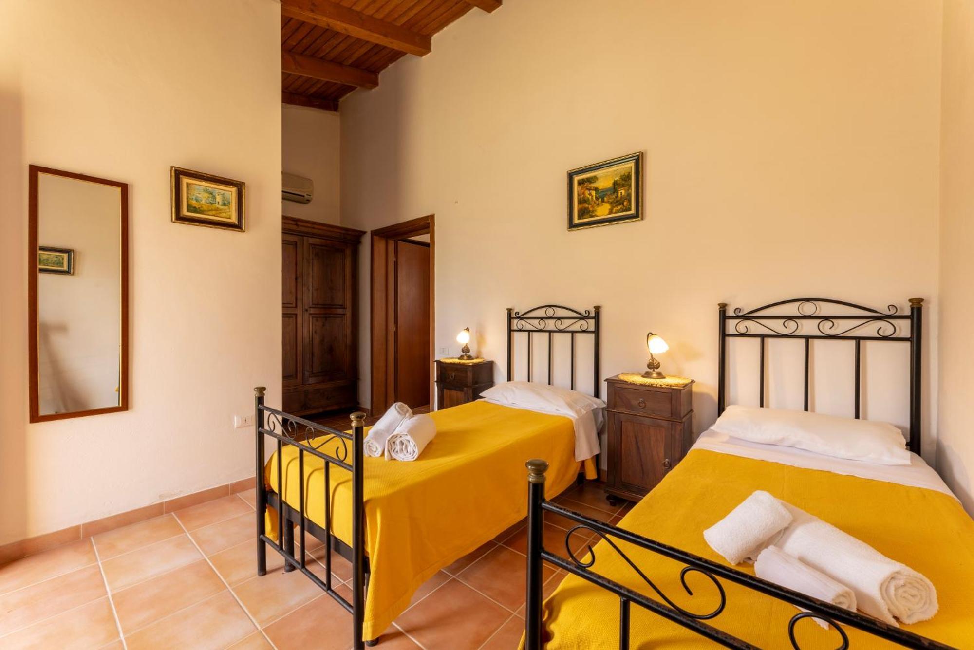 Tenuta Santicuti Акая Экстерьер фото